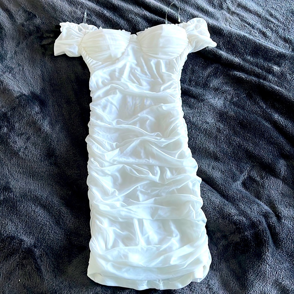 Windsor Stunning Sweetheart Mesh mini dress white